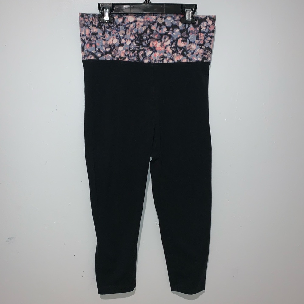 Victoria’s Secret Cropped Leggings